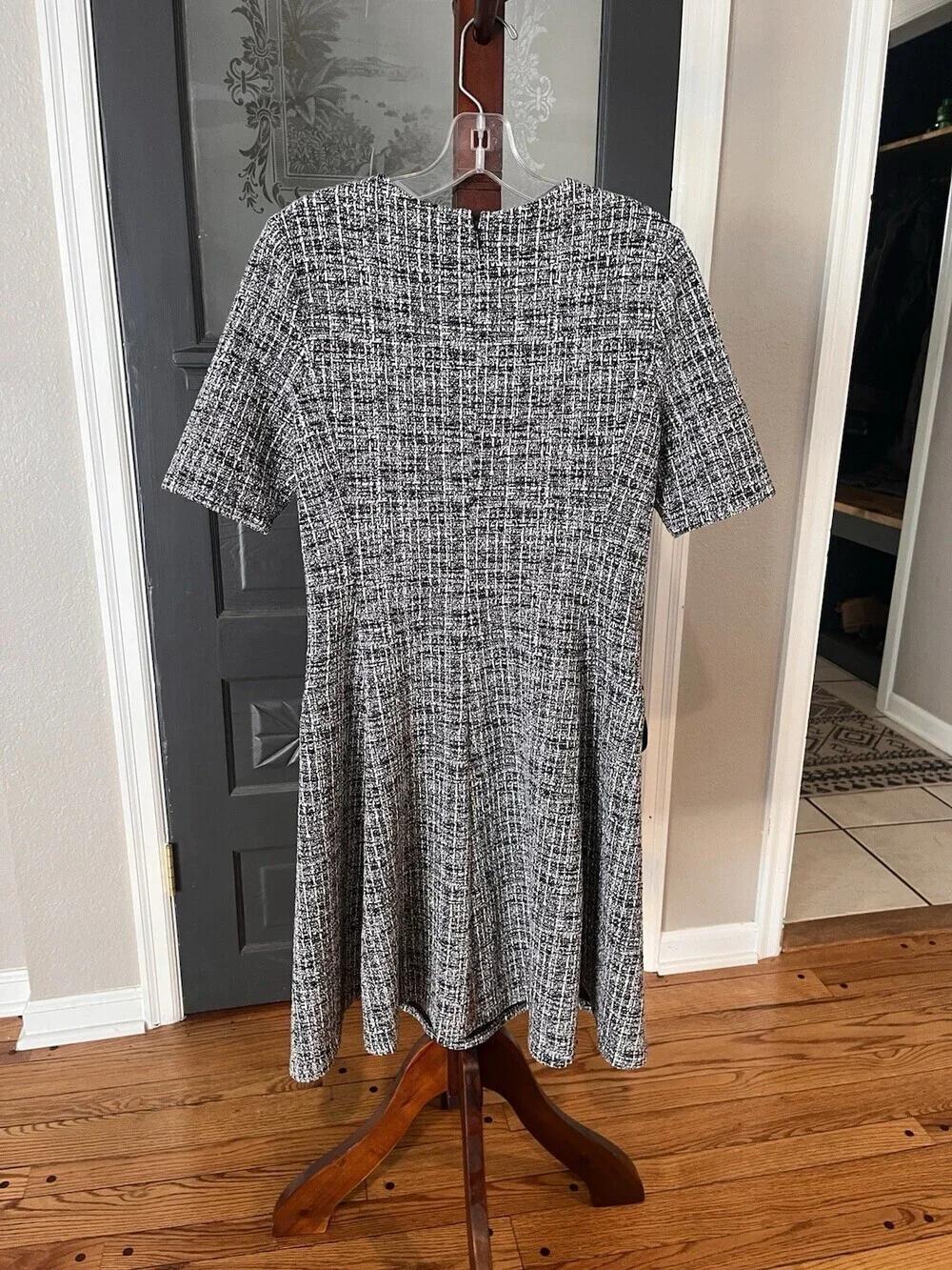 DKNY Tweed Knit Short Sleeve Dress Black White Pocket Detail Size 6 - Picture 3 of 6